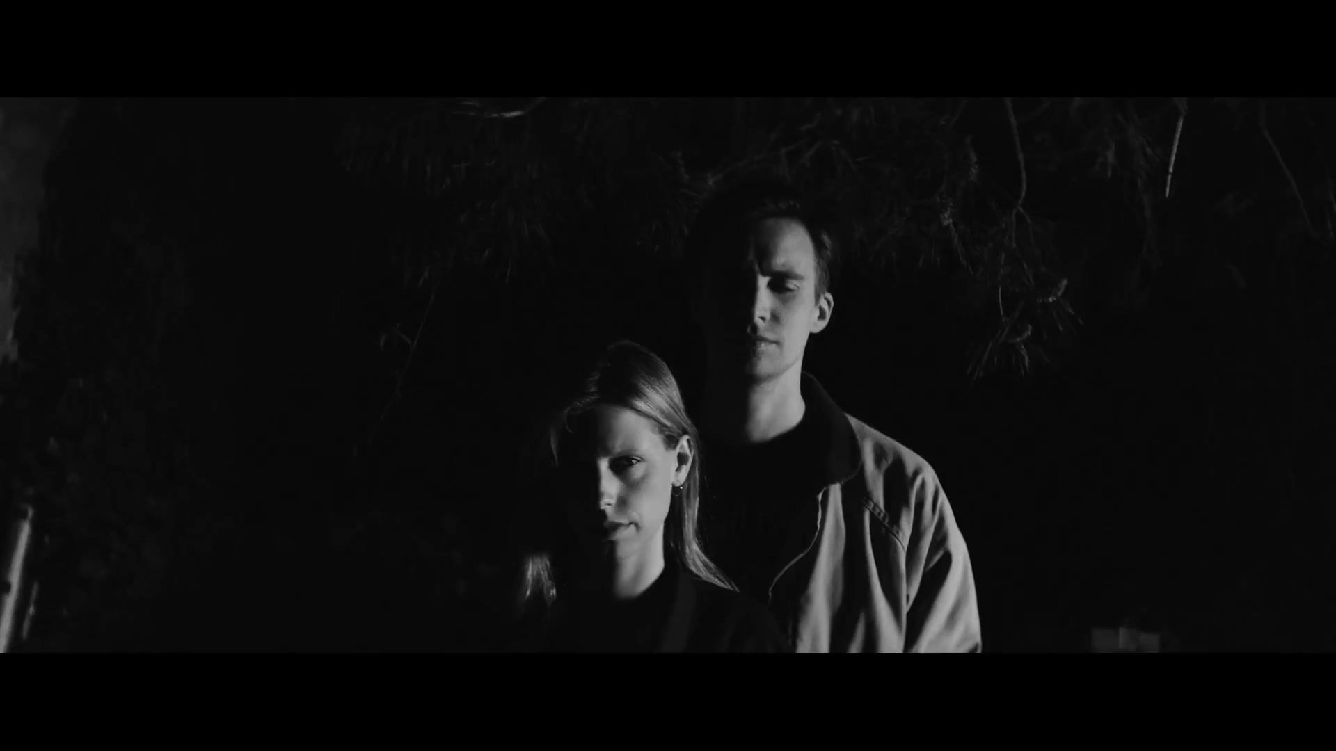 ALA  ZASTARY - Ciemną Nocą